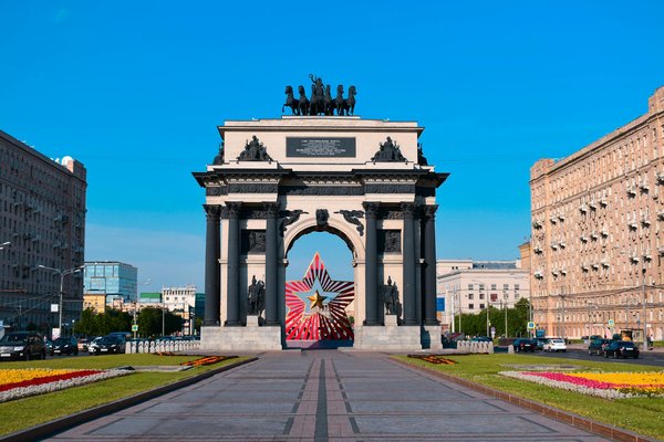 Quels sont les meilleurs itinéraires pour une randonnée dans les montagnes de la Sierra Nevada, Espagne?